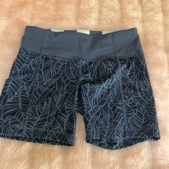 lululemon athletica Pants - Lululemon Shorts - Sz 6